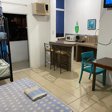 Playa Suites, Cerca Del Malecon Manta Esterno foto