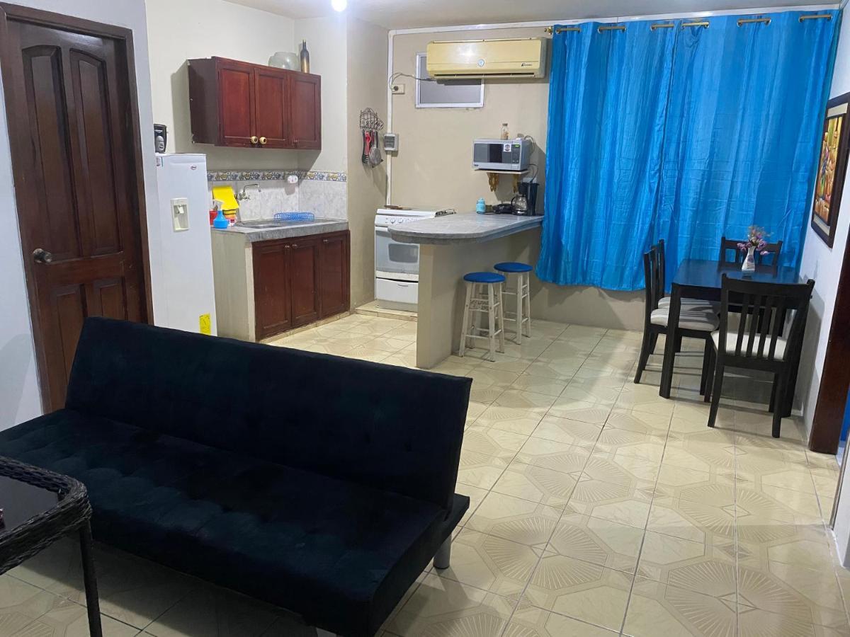Playa Suites, Cerca Del Malecon Manta Esterno foto