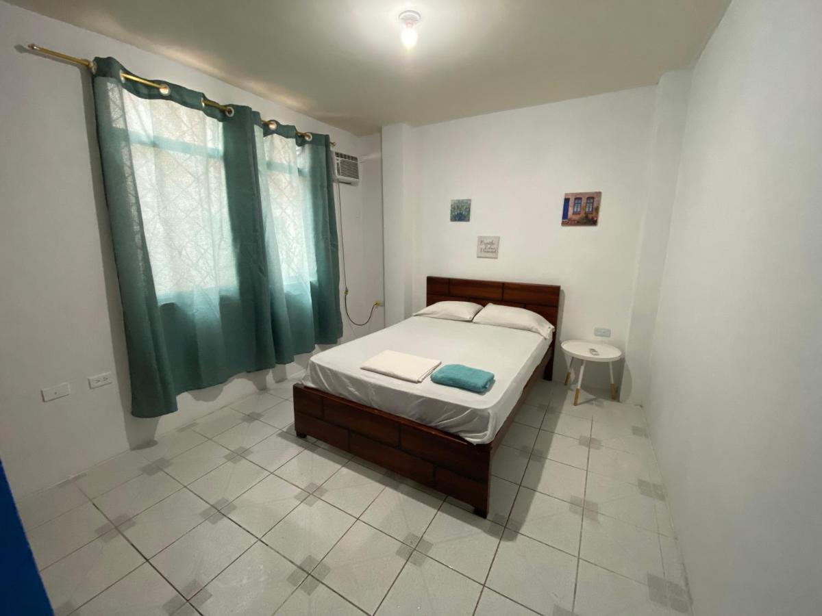 Playa Suites, Cerca Del Malecon Manta Esterno foto
