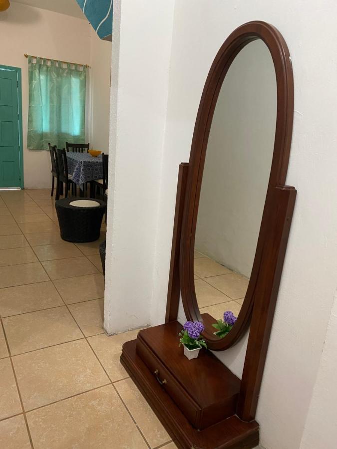 Playa Suites, Cerca Del Malecon Manta Esterno foto