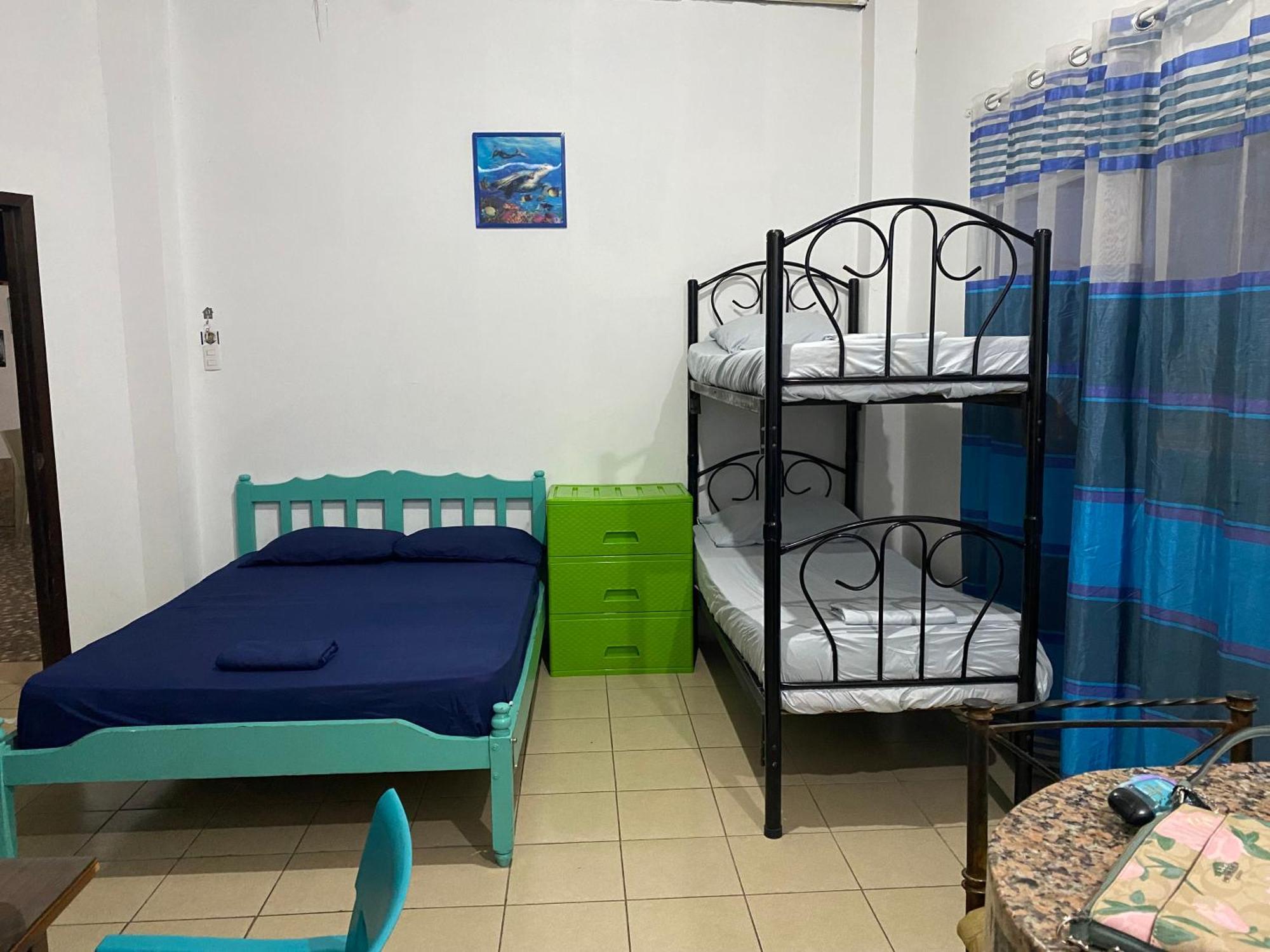 Playa Suites, Cerca Del Malecon Manta Esterno foto